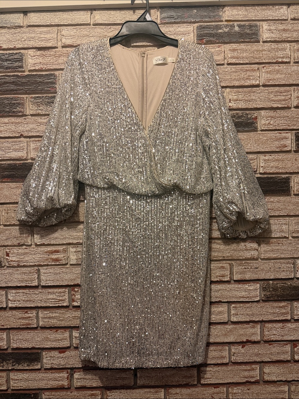 Eliza J Silver Sequin V-Neck Long Sleeve Dress